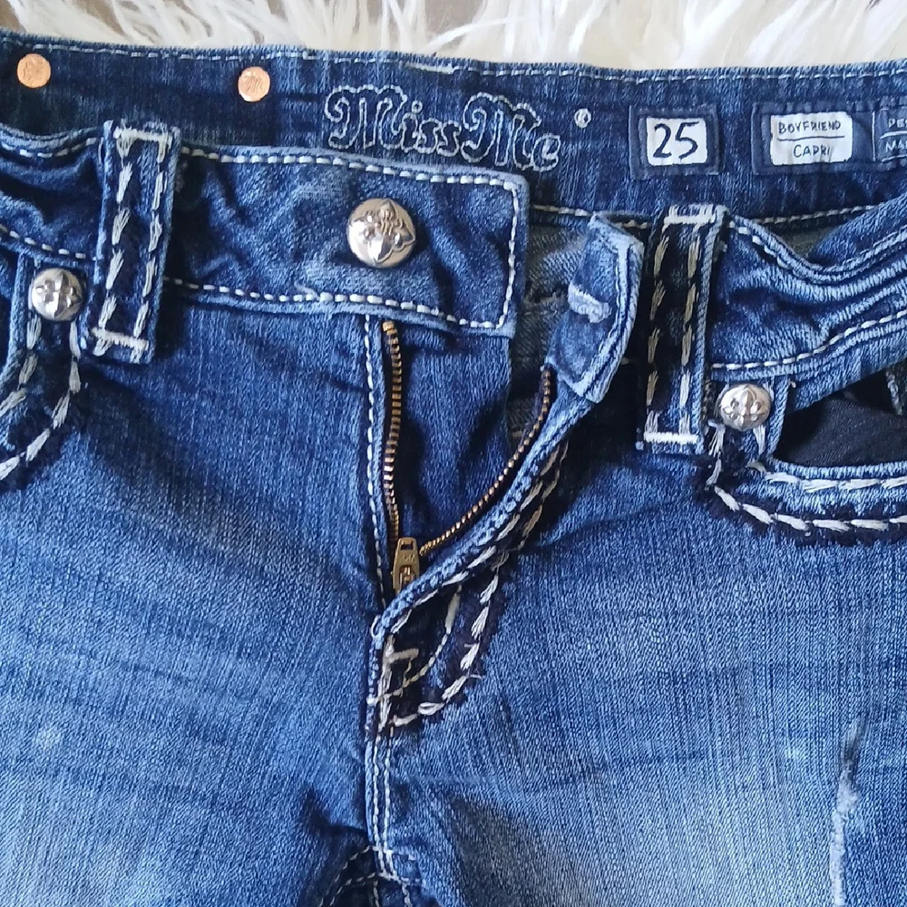 Miss Me NWOT Women's Blue Jeans - Picture 3 of 10